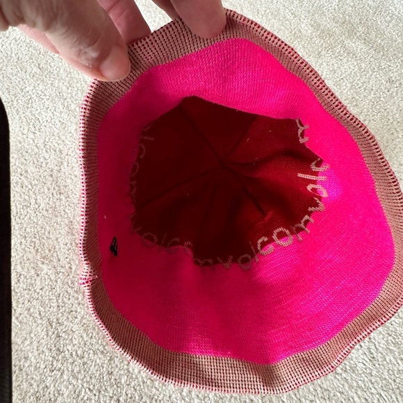 Genuine volcom hat - Picture 3 of 4